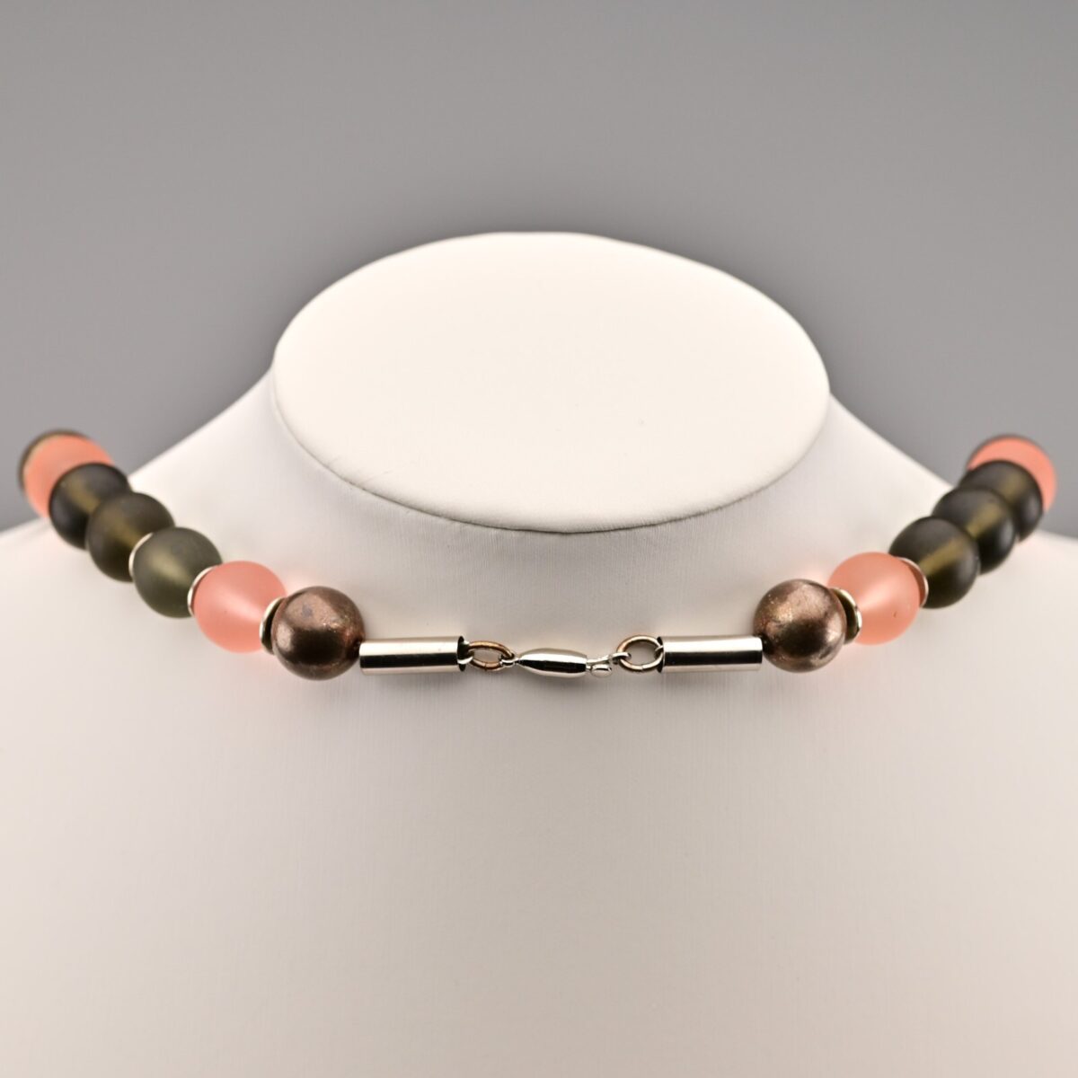 Vintage Original Sterling Silver Onyx Quartz Shell Cut Gemstone Estate Necklace